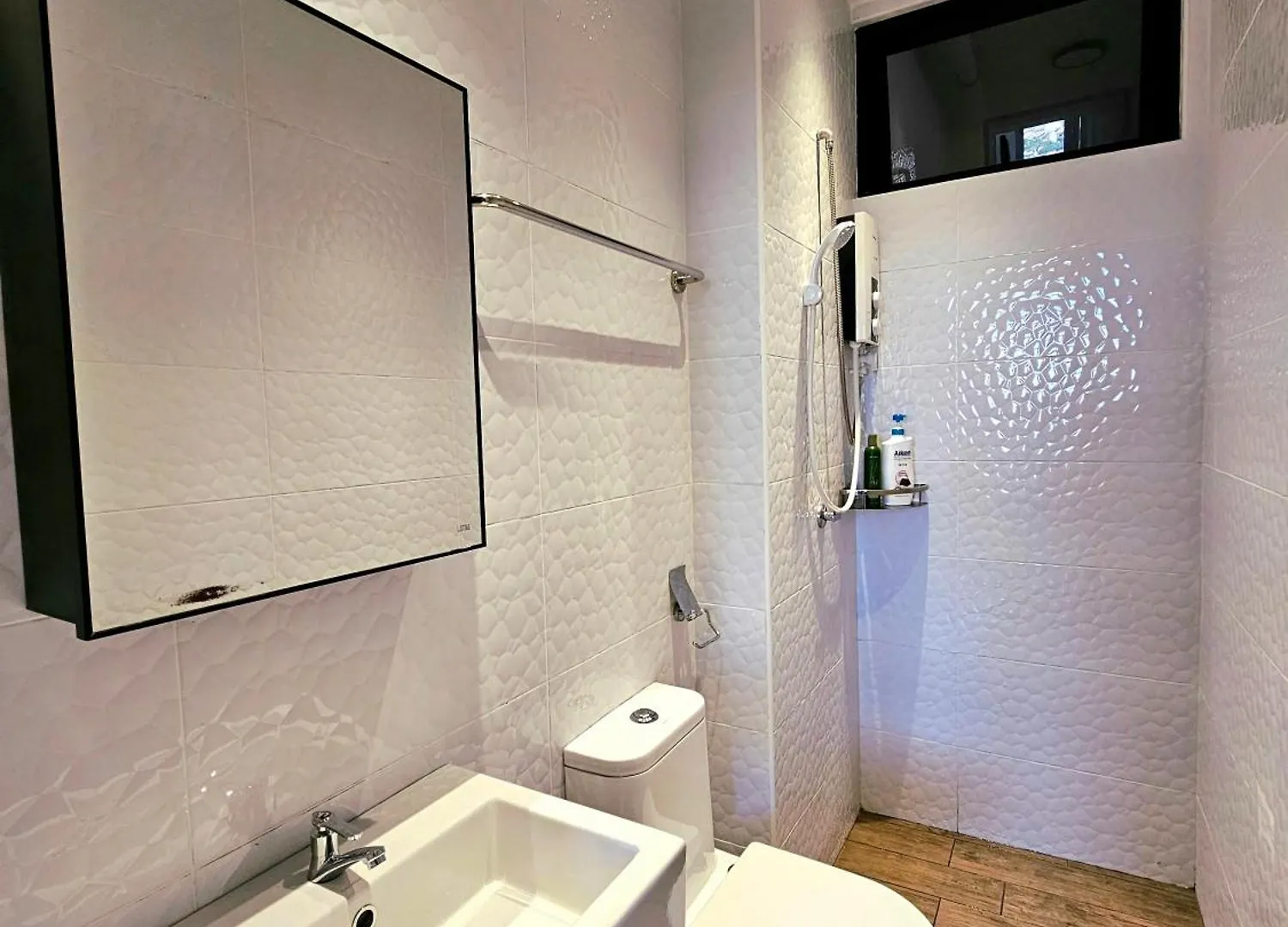 Quartz Residence - Melaka 0*, Malacca